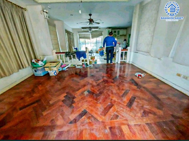 *****บ้านเดี่ยวมือสองย่านปทุมธานี ม.ปาริชาต ถนน345เนื้อที่กว้าง 123 ตร.ว. ฟังก์ชัน 3 ห้องนอน 3 ห้องน้ำ ที่จอดรถ 4 คัน บ้านกว้างขวาง พื้นที่ใช้สอยจัดเต็ม บนทำเลแห่งการเดินทาง เชื่อมต่อถนน 345 ถนนสะพานนนทบุรี-บางบัวทอง ถนนรังสิต-ปทุมธานี และทางด่วน "ศรีสมาน" จองเลย!